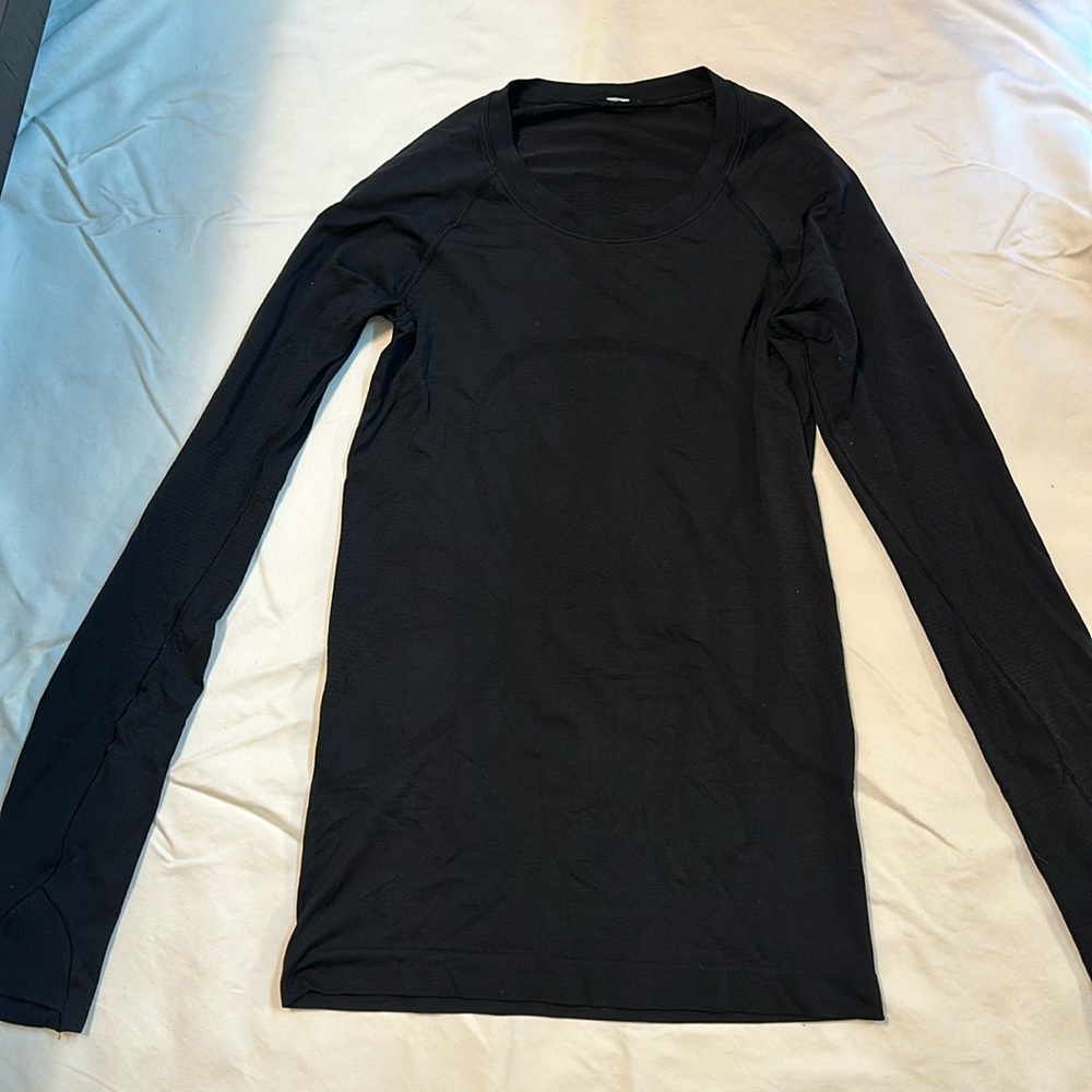 Lululemon Swiftly Tech Long Sleeve Crew Size 4